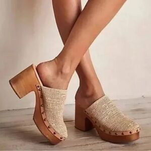 Free People CLAUDIA CROCHET Wooden CLOGS 39/ US 9 studded